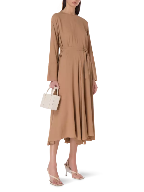 فستان كريب دي شاين متوسط الطول بأكمام طويلة ورقبة دائرية