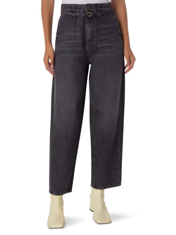 بنطال جينز بأرجل واسعة