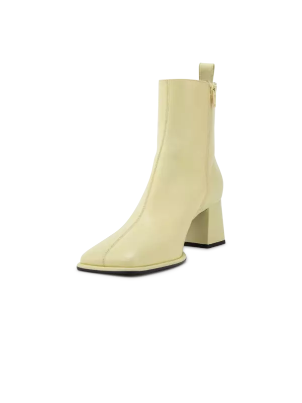 حذاء بوت بطول الكاحل وكعب متوسط