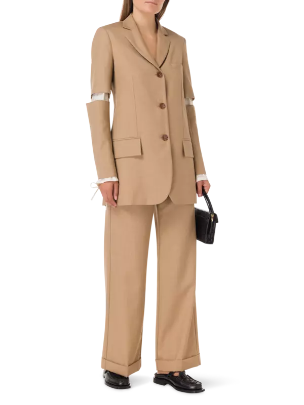 بنطال من الصوف بقصة رجالية