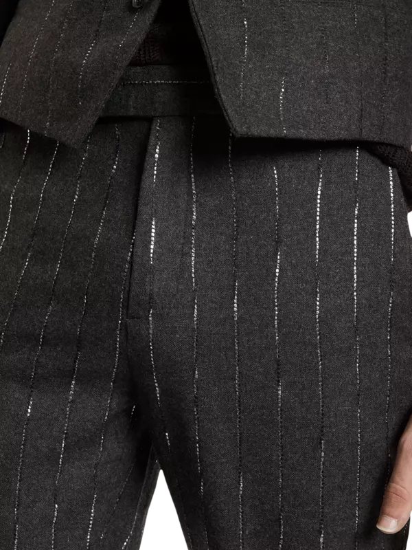 بنطال ميرسر بقصة ضيقة