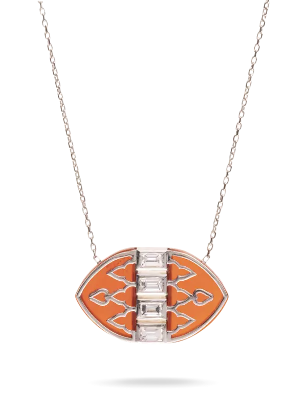 قلادة أمارا مرصعة بالألماس ومصنوعة من الذهب الأبيض عيار 18 قيراط