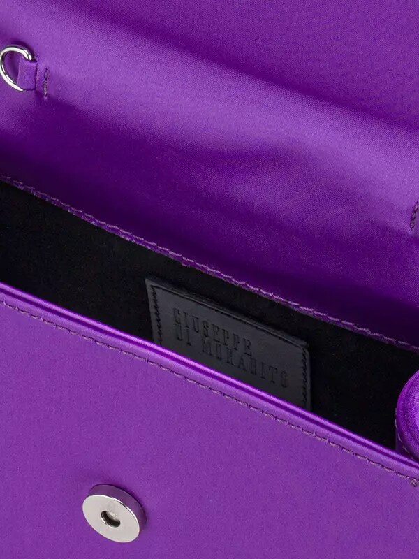 حقيبة صغيرة من الساتان مزينة بوردة كريستالية