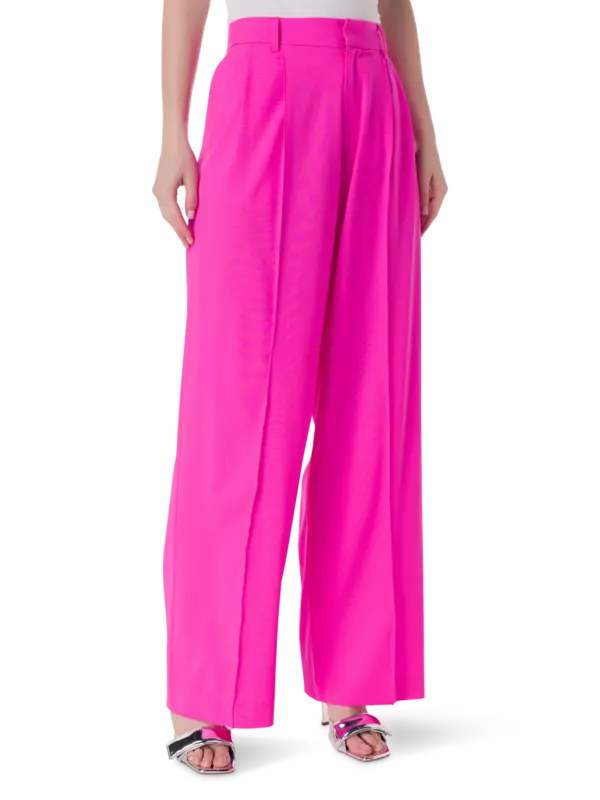 بنطال مصنوع من الصوف الخفيف