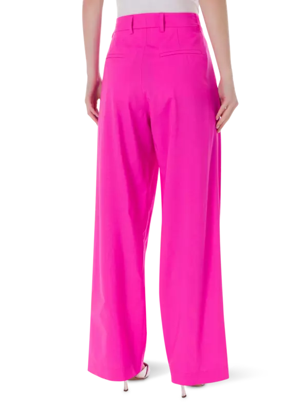 بنطال مصنوع من الصوف الخفيف