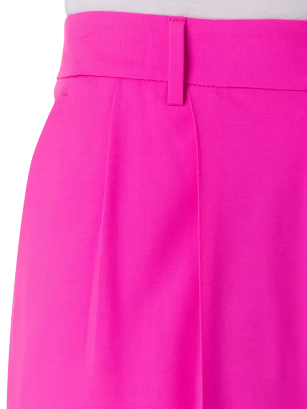 بنطال مصنوع من الصوف الخفيف