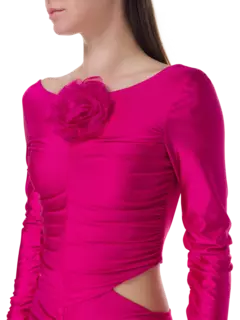 فستان قصير من قماش الجيرسيه بأكمام طويلة ومزين بالزهور