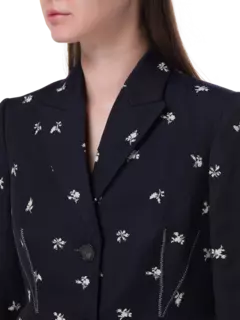 بليزر من قماش الجاكار بتصميم مكشكش مزين بزهور صغيرة