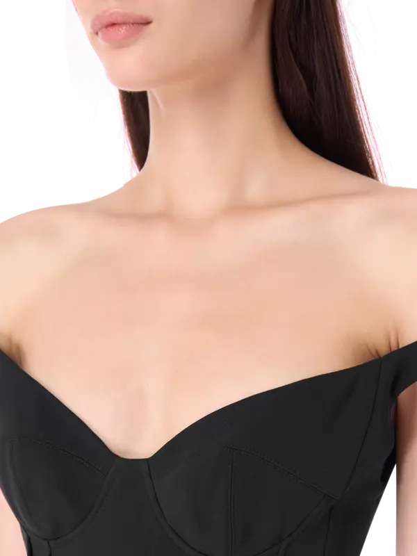 فستان متوسط الطول مكشوف الكتفين مزين بطيات مزدوجة