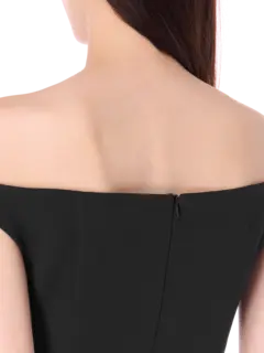 فستان متوسط الطول مكشوف الكتفين مزين بطيات مزدوجة