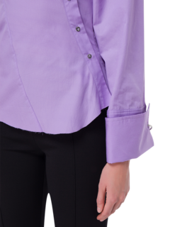 قميص بتصميم ملتف