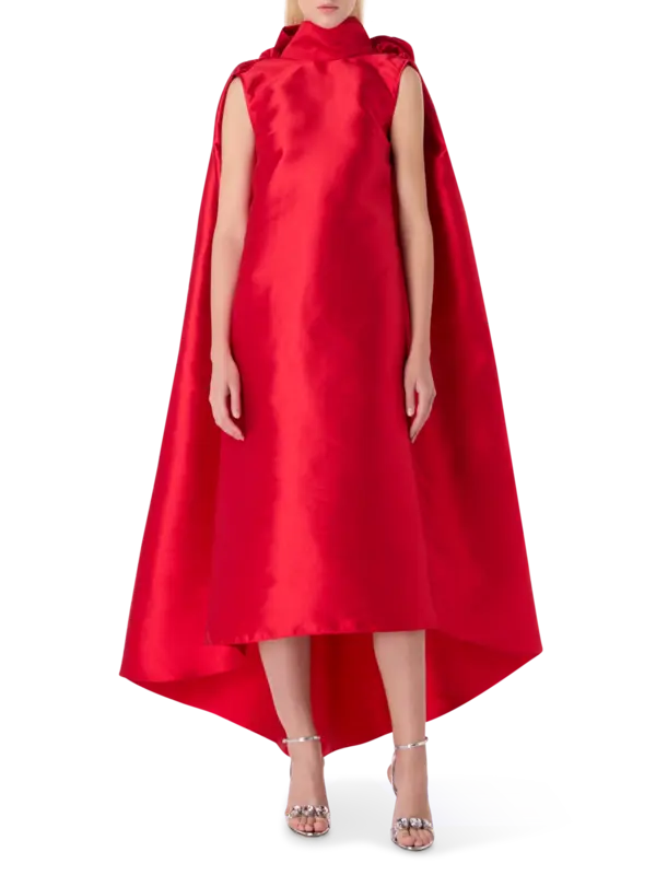 فستان طويل بتصميم كاب