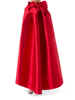 فستان طويل بتصميم كاب