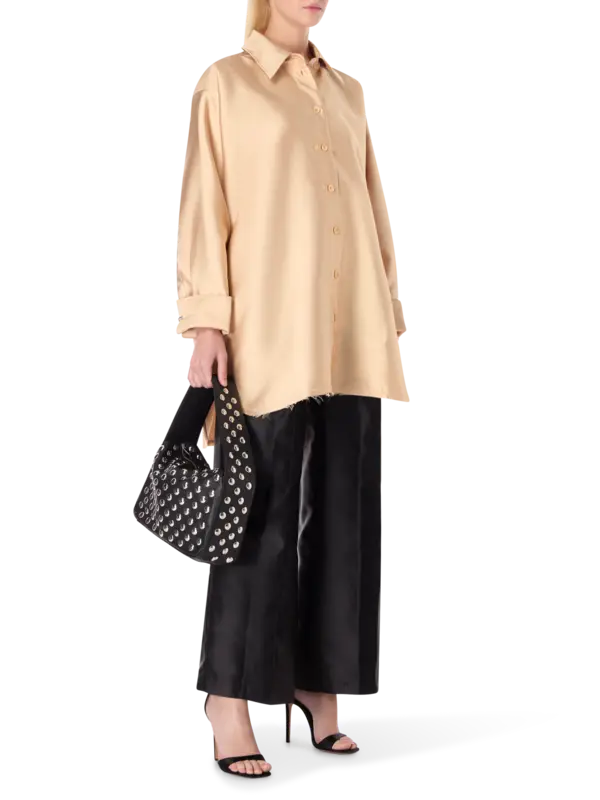 قميص كبير الحجم بأكمام طويلة