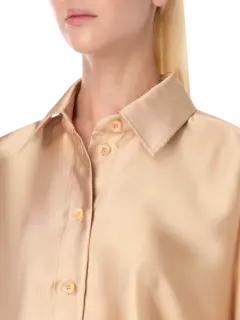 قميص كبير الحجم بأكمام طويلة