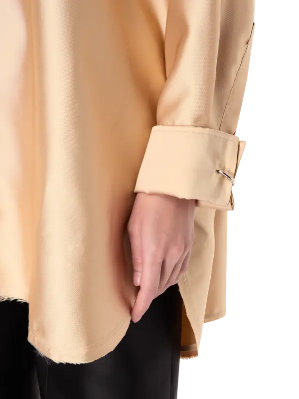 قميص كبير الحجم بأكمام طويلة