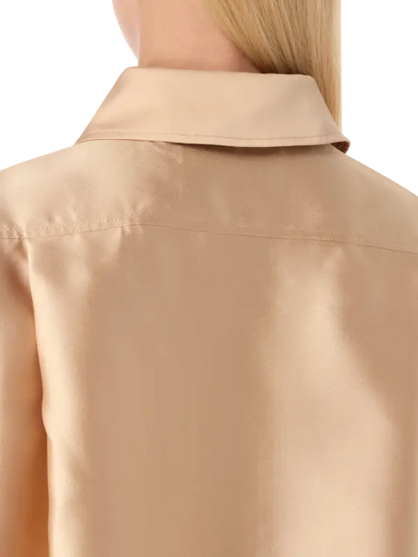 قميص كبير الحجم بأكمام طويلة