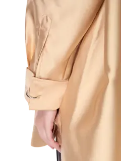 قميص كبير الحجم بأكمام طويلة