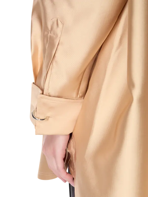 قميص كبير الحجم بأكمام طويلة