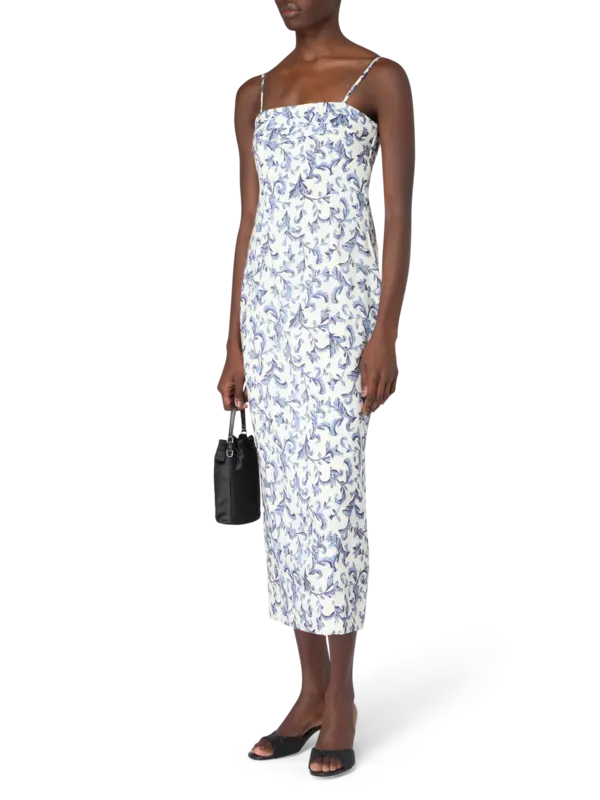 /original/PS1756-BLB_POSE_BluBaroqu_2.png_convert-600x800