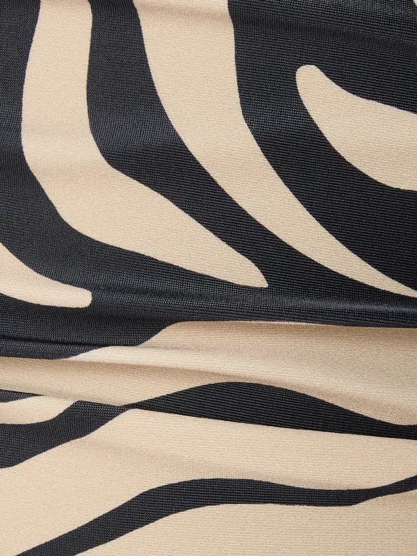 /original/PT03506_JONA_BlackSand_4.png_convert-600x800