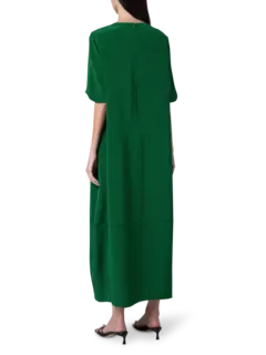 فستان بتصميم تيشيرت من الحرير من 4 طبقات