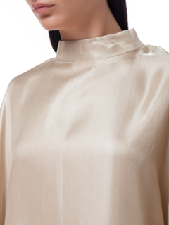 Stand collar caftans w/ embroidery on sleeve