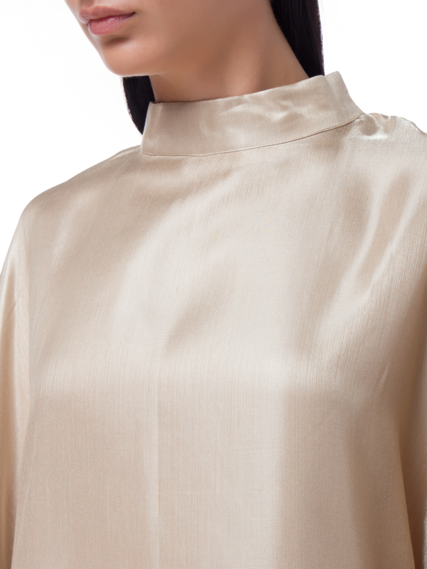 Stand collar caftans w/ embroidery on sleeve
