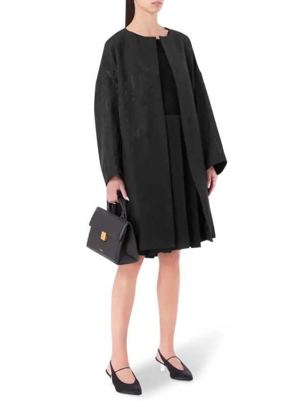 /original/ROC0010511_CODE_Black_2.png_convert-600x800