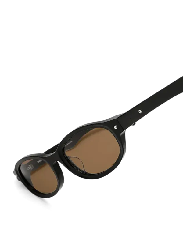 /original/ROLLERCOASTER_BONN_Black Brow_4.png_convert-600x800