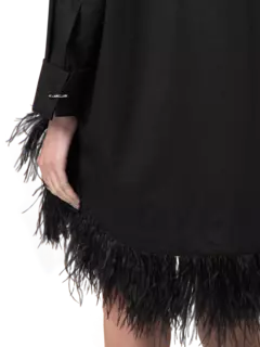 فستان بنمط قميص بحافة من الريش