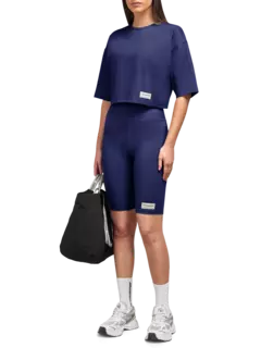 تيشيرت بقصة مربعة من نسيج معاد تدويره