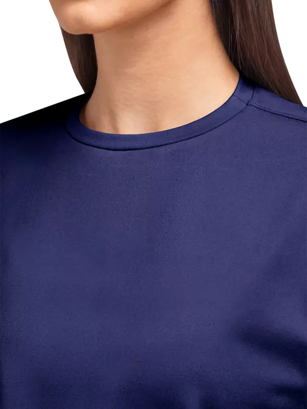 تيشيرت بقصة مربعة من نسيج معاد تدويره