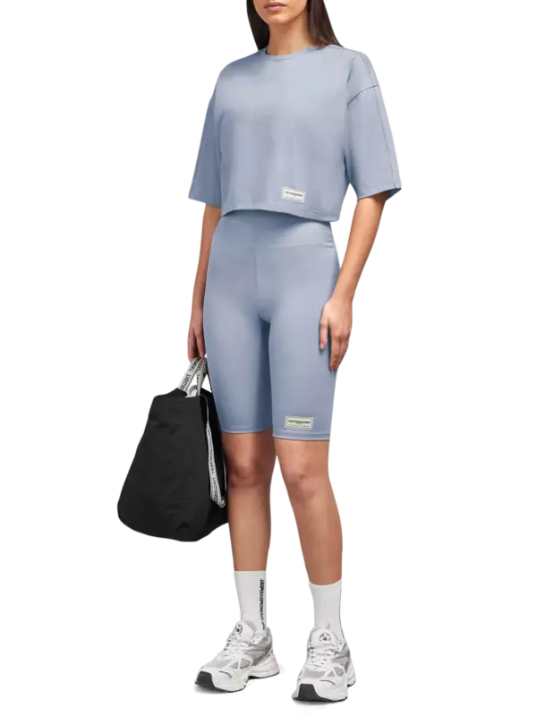 تيشيرت بقصة مربعة من نسيج معاد تدويره