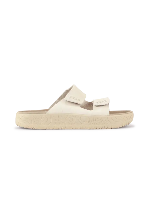 /original/SA3220669A_VEJA_Pierre Alm_1.png_convert-600x800