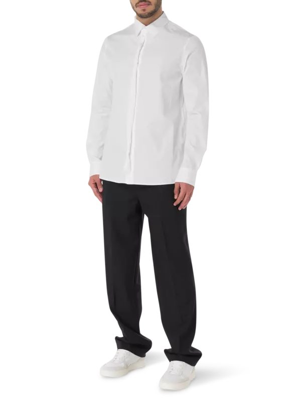 قميص سامي بأكمام طويلة وقصة عادية