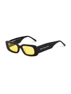 /original/SHOWANDTELL_BONN_BlackSungl_3.png_convert-240x320