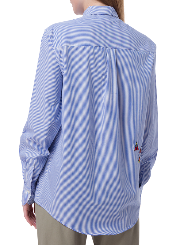 /original/SHT003A-AW22_MMKT_White-Blue_4.png_convert-600x800