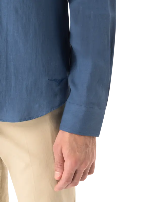 قميص كلاسيكي بأكمام طويلة