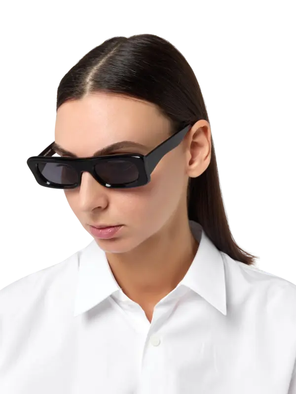 /original/SLIDE_BONN_BLACKBLACK_2.png_convert-600x800