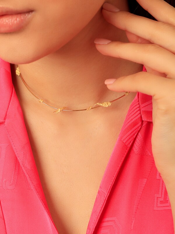Gold Flaked Choker Necklace