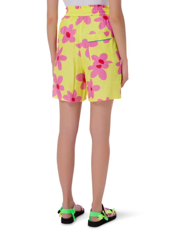 شورت بخصر مرتفع مزين بنقشة زهور