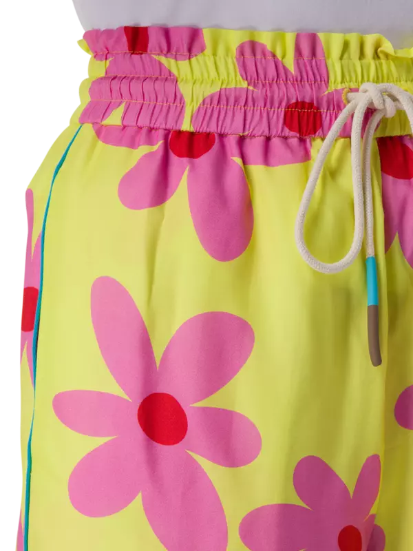 شورت بخصر مرتفع مزين بنقشة زهور