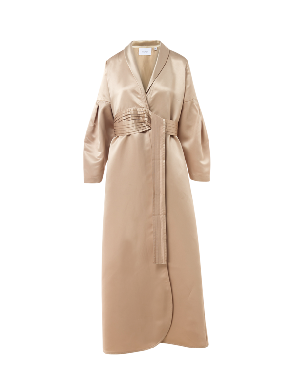 ABAYA COAT PAIRED WITH A PLEATED BELT