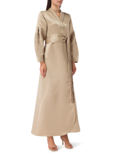 ABAYA COAT PAIRED WITH A PLEATED BELT