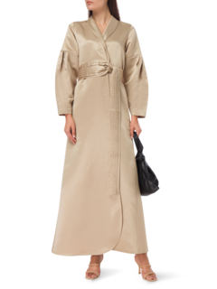 ABAYA COAT PAIRED WITH A PLEATED BELT