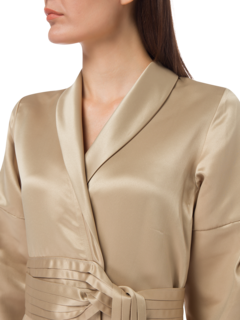 ABAYA COAT PAIRED WITH A PLEATED BELT