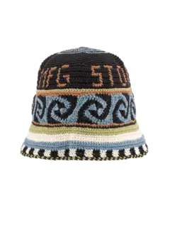 قبعة بتصميم حلزوني