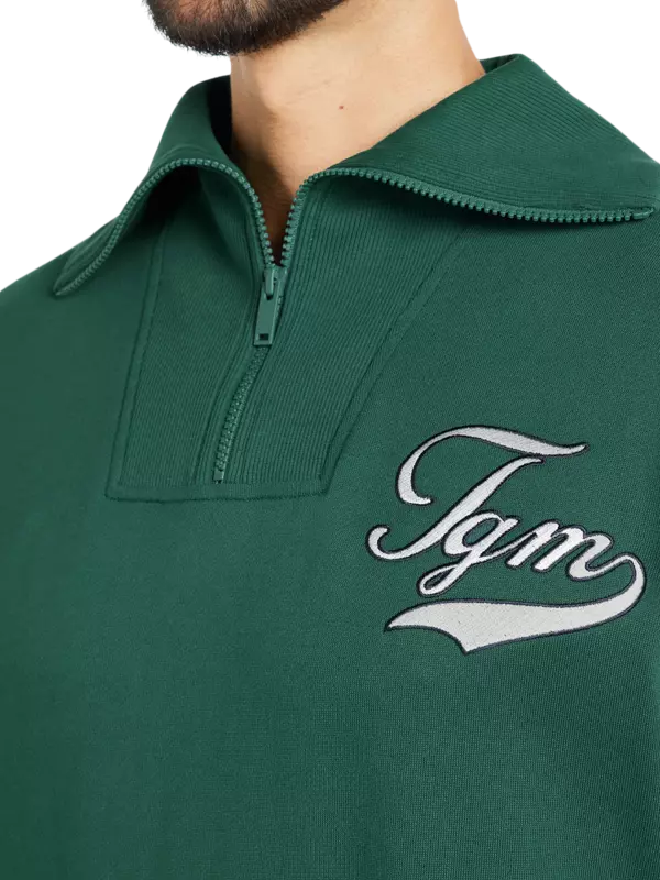 سويت شيرت كبير الحجم بسحاب قصير وطبعة بنمط جامعي:Staged:thatProductCatalog