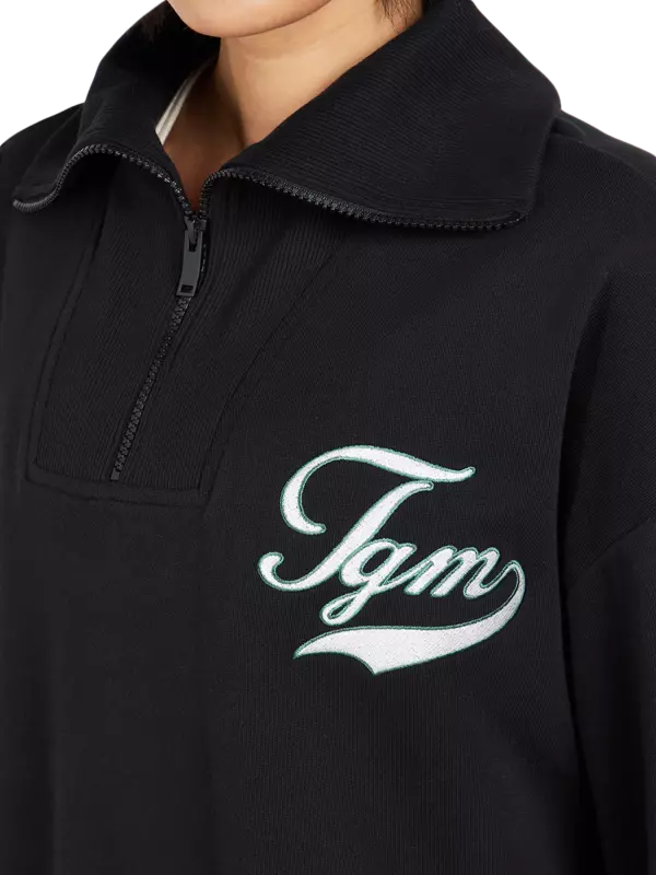 سويت شيرت كبير الحجم بسحاب قصير وطبعة بنمط جامعي:Staged:thatProductCatalog